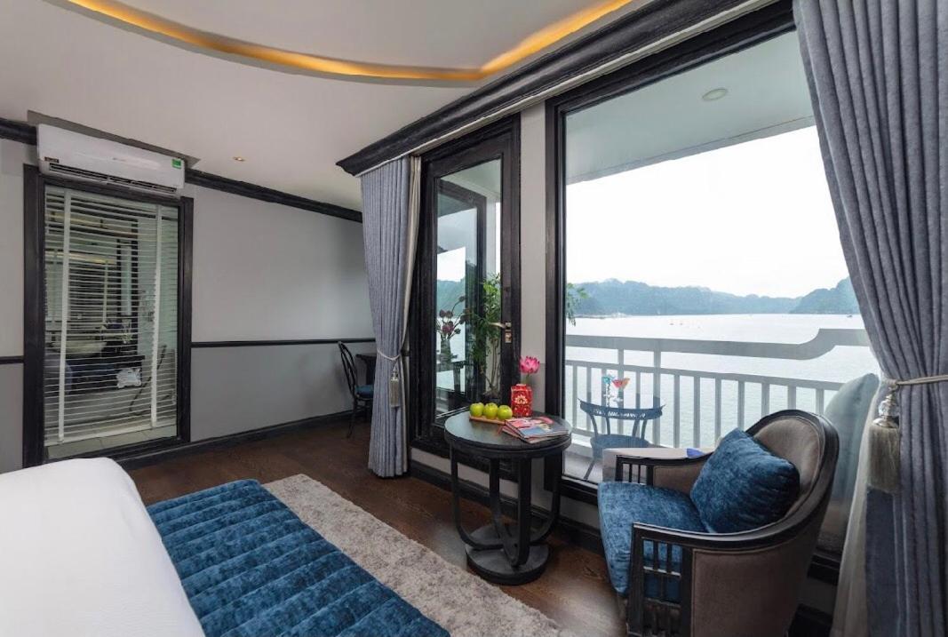 Madeline Cruises Hotel Ха Лонг Екстериор снимка