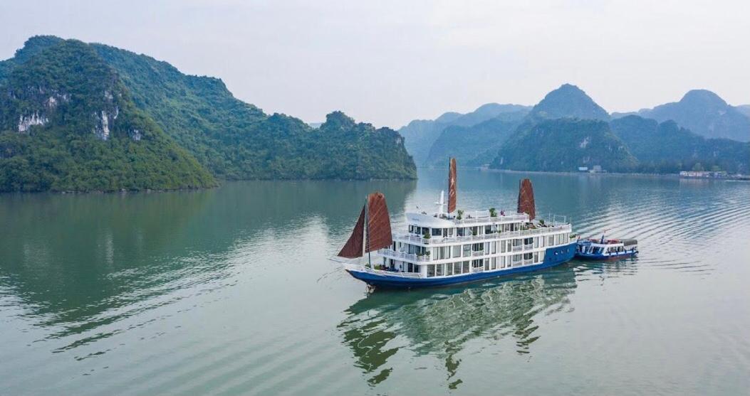 Madeline Cruises Hotel Ха Лонг Екстериор снимка